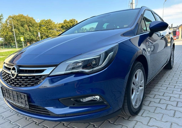 Opel Astra cena 40900 przebieg: 115235, rok produkcji 2018 z Kostrzyn małe 191